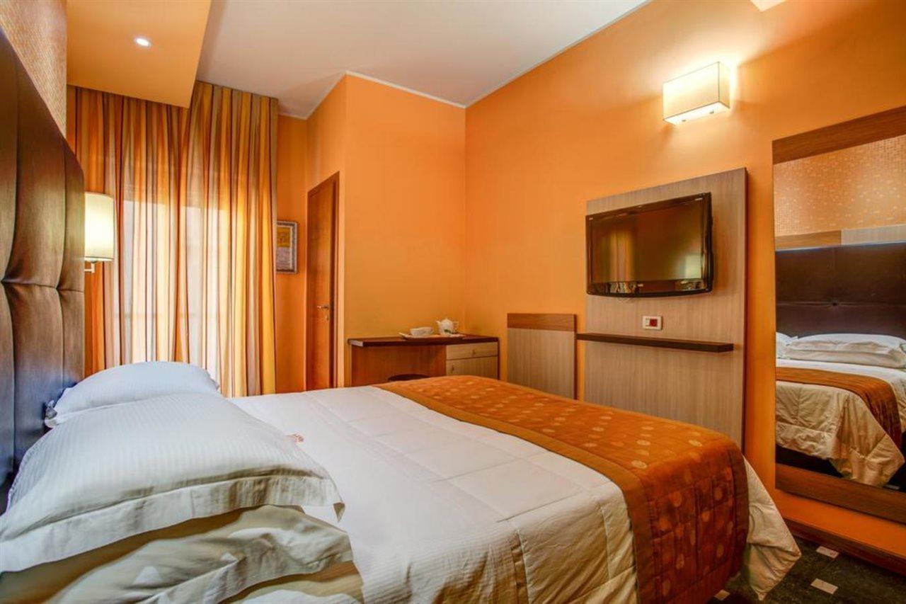 רימיני Hotel Genty מראה חיצוני תמונה