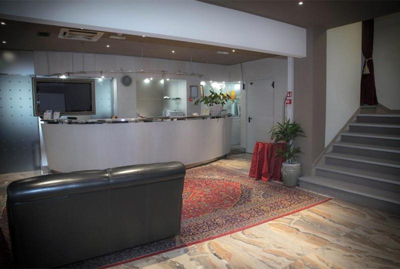 רימיני Hotel Genty מראה חיצוני תמונה