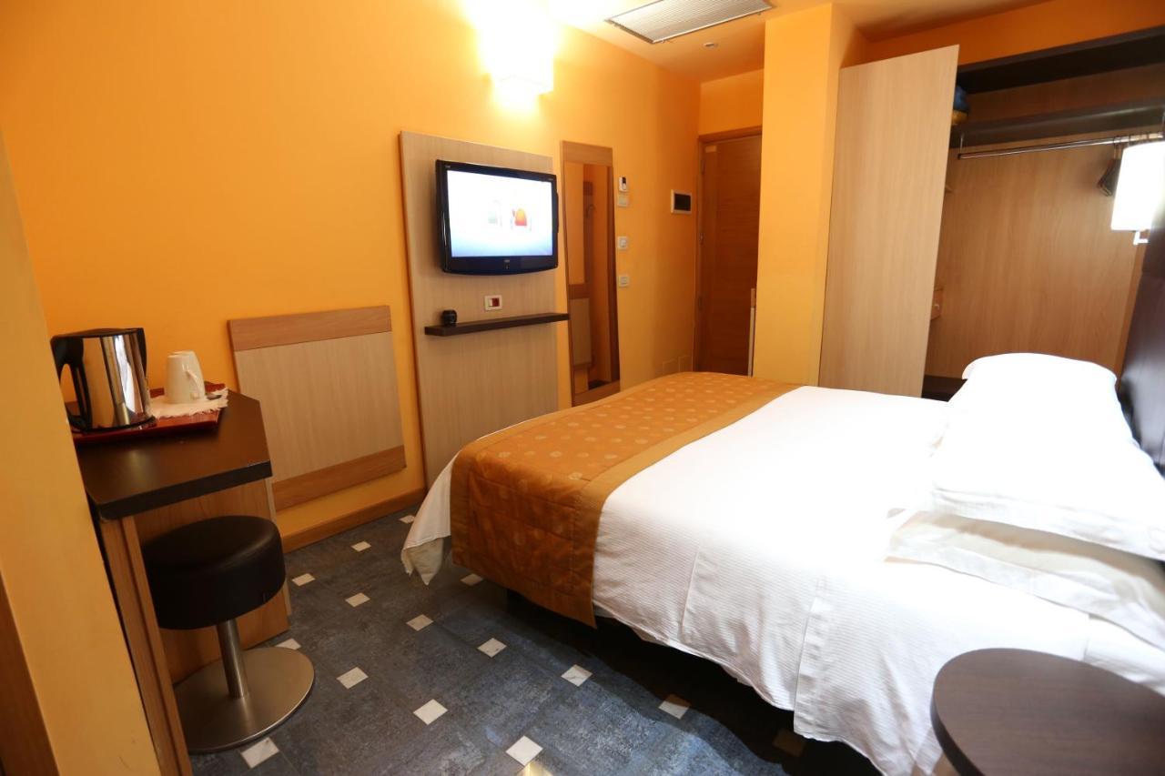 רימיני Hotel Genty חדר תמונה